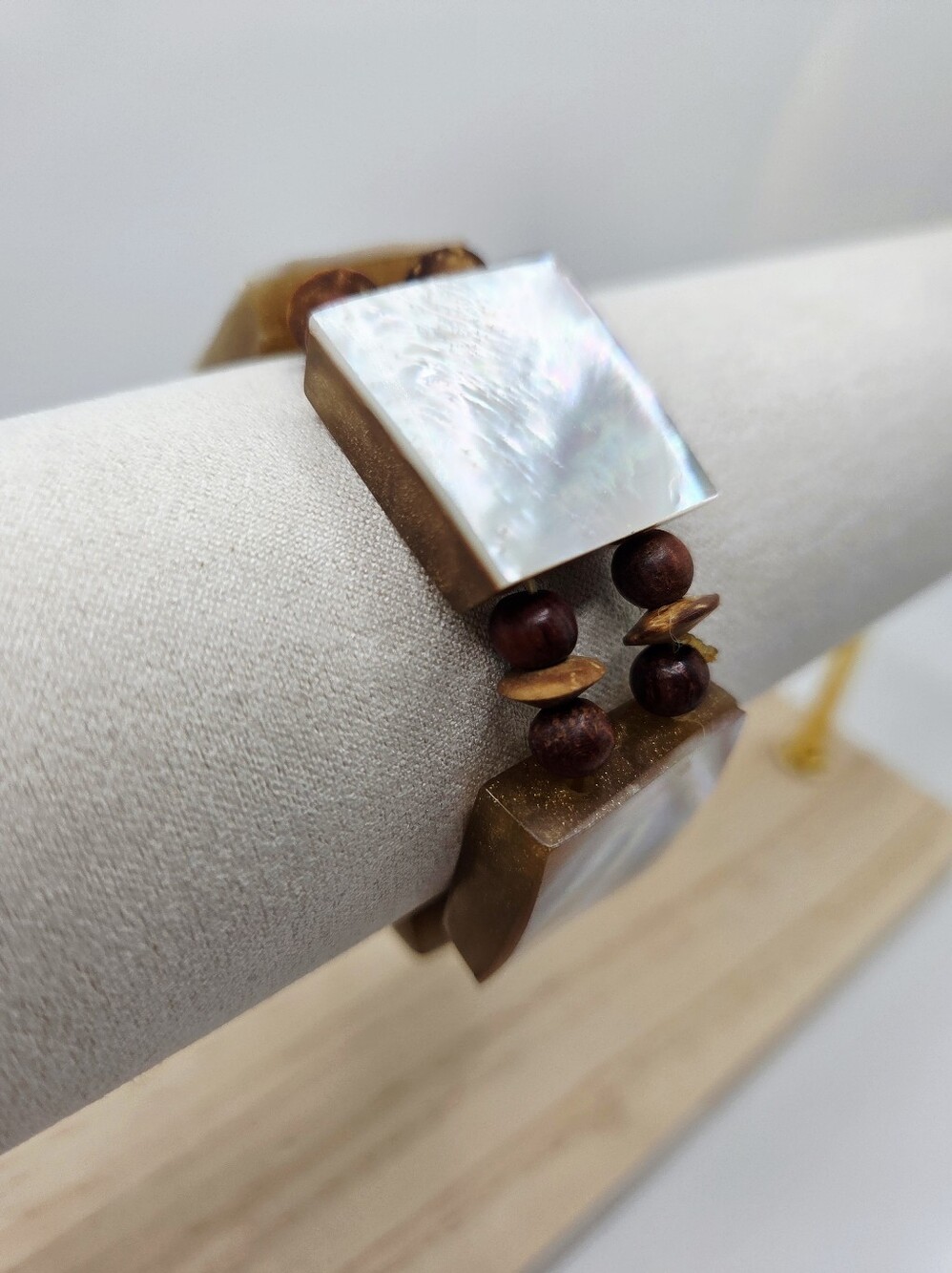 Mother-of-Pearl & Wood Stretch Bracelet - Brown